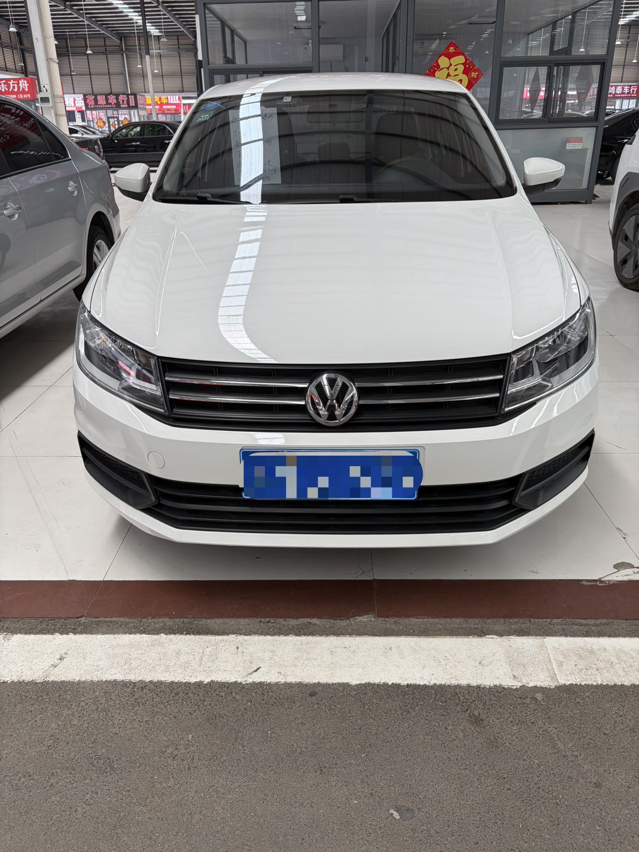 Volkswagen Santana 2019 car image #2