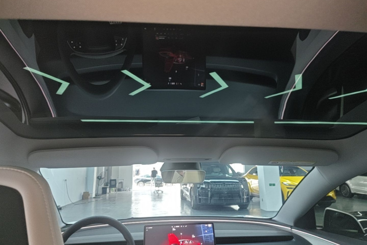 Tesla Model 3 2024 car image #18