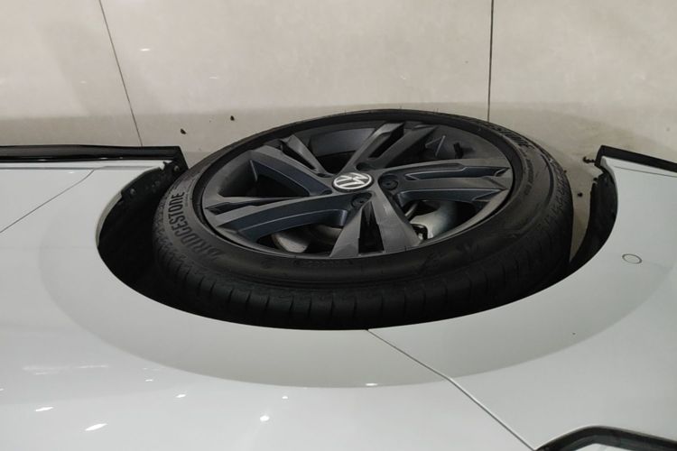 Volkswagen Golf 2021 car image #9