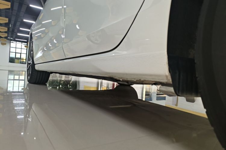Volkswagen Golf 2021 car image #26