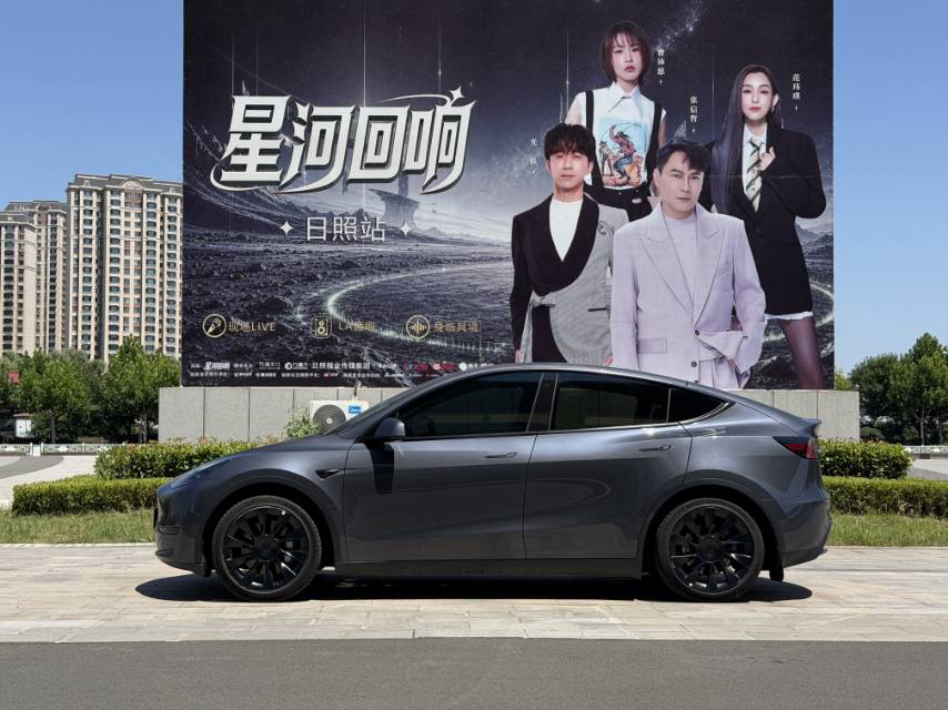 Tesla Model Y 2022 #9 Tesla Model Y 2022 car image #9
