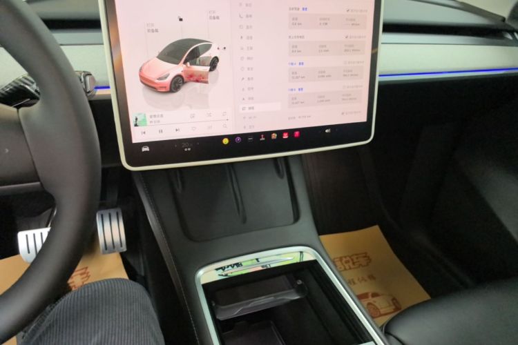Tesla Model Y 2024 #13 Tesla Model Y 2024 car image #13