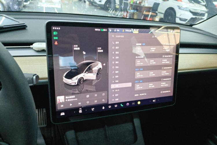 Tesla Model 3 2023 #13 Tesla Model 3 2023 car image #13