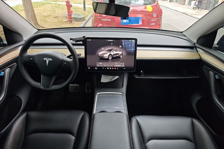 Tesla Model Y 2023 #11 Tesla Model Y 2023 car image #11