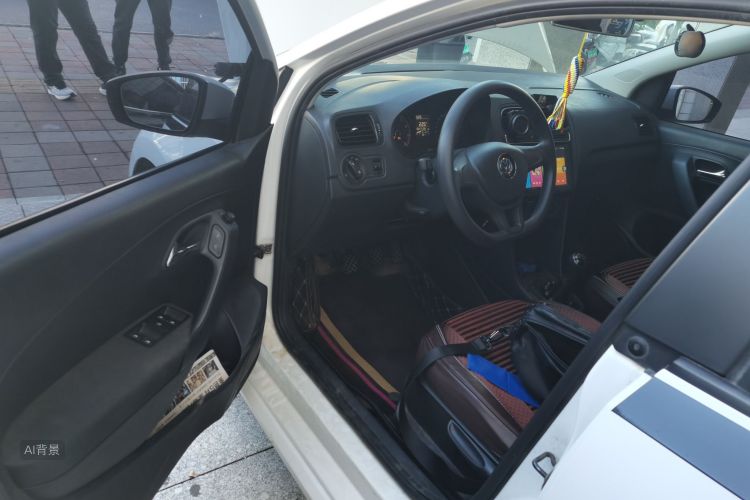 Volkswagen Polo 2016 car image #18