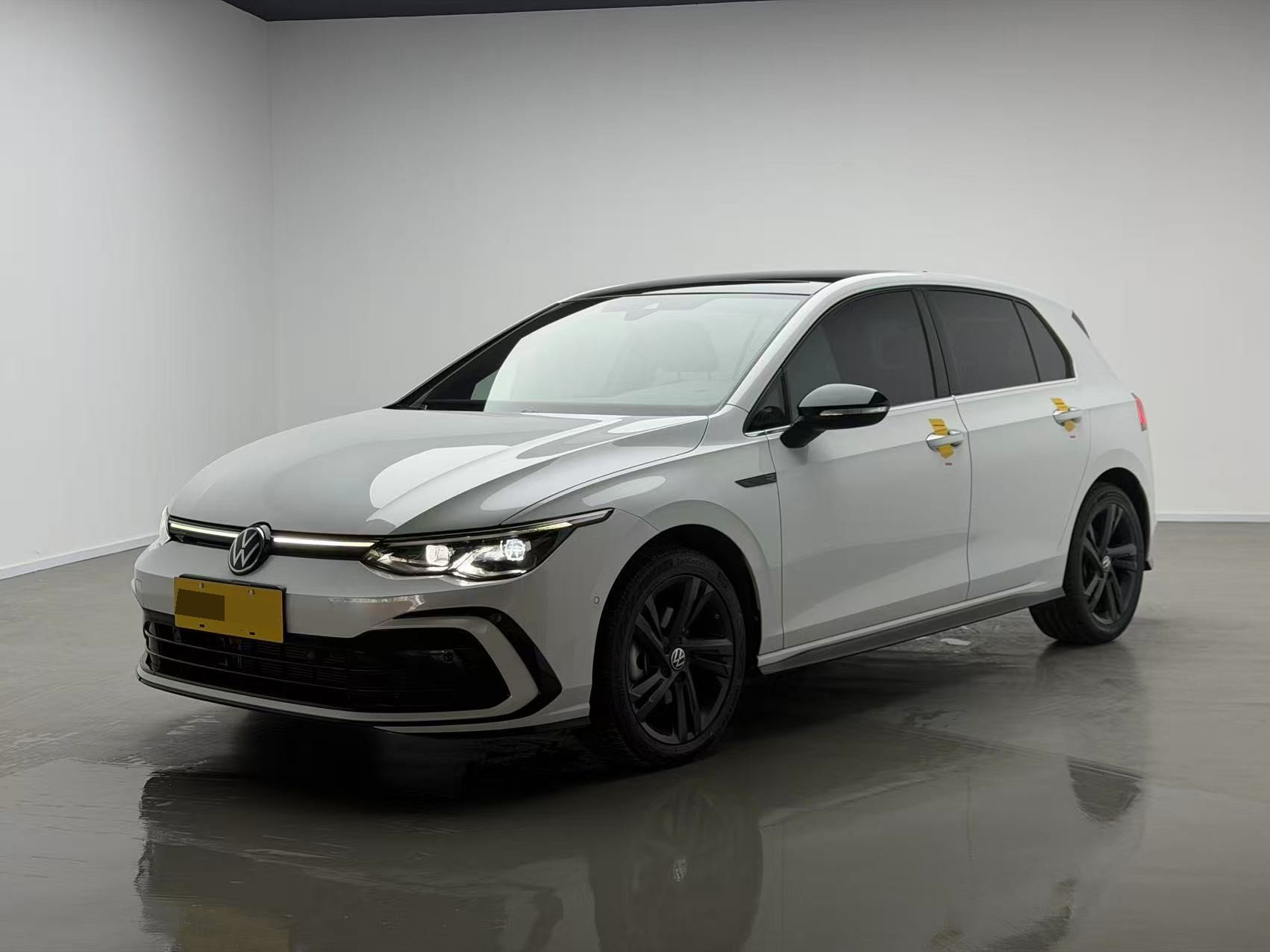 Volkswagen Golf 2022 car image 