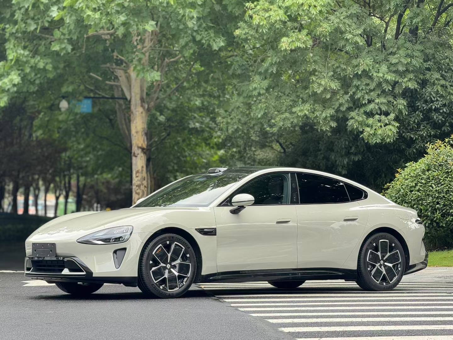 MI SU7 2024 car image 