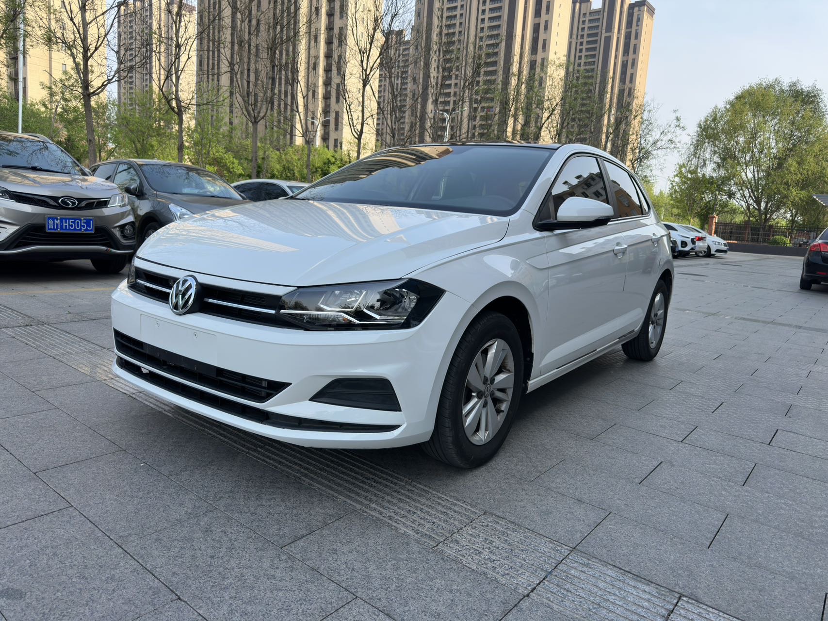 Volkswagen Polo 2020 car image 