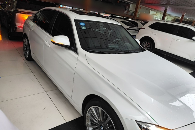 BMW 3 Series 2019 car image #4