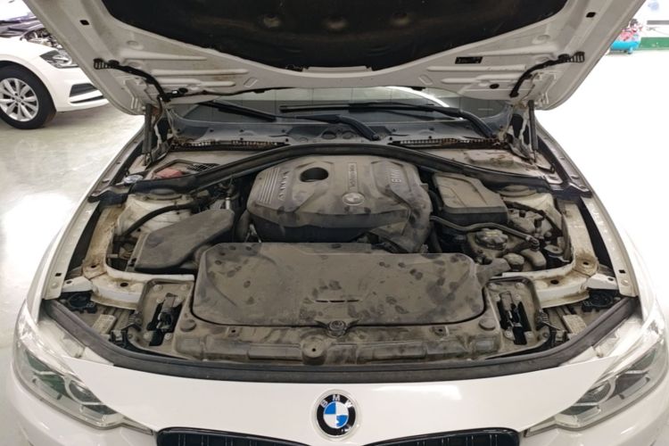 BMW 3 Series 2018 #20 BMW 3 Series 2018 car image #20