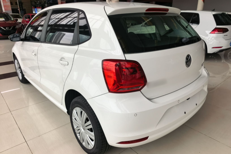 Volkswagen Polo 2019 car image #5
