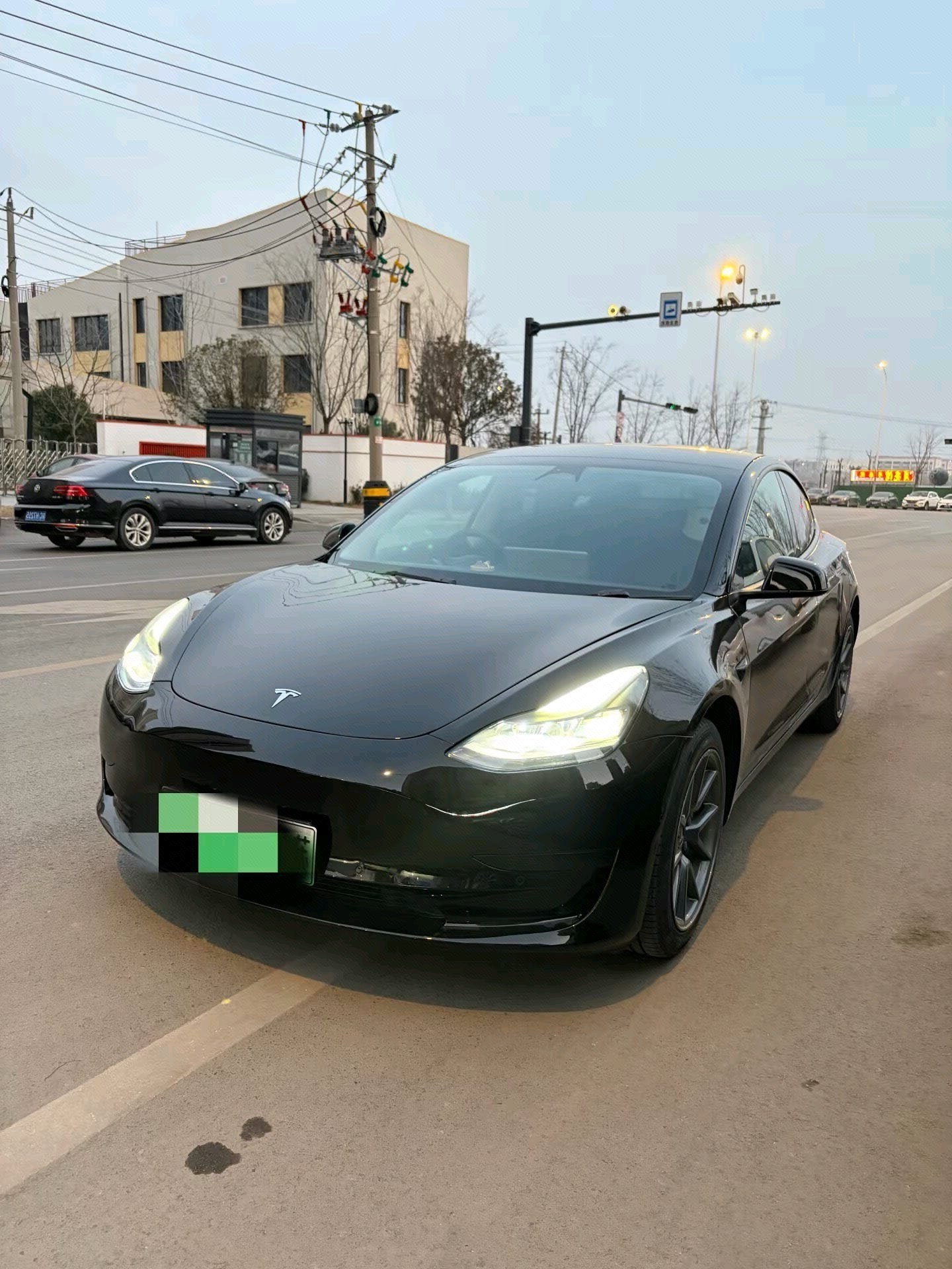 Tesla Model 3 2022 car image 