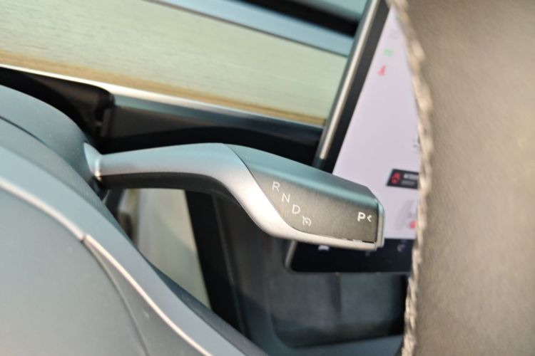 Tesla Model Y 2022 #14 Tesla Model Y 2022 car image #14