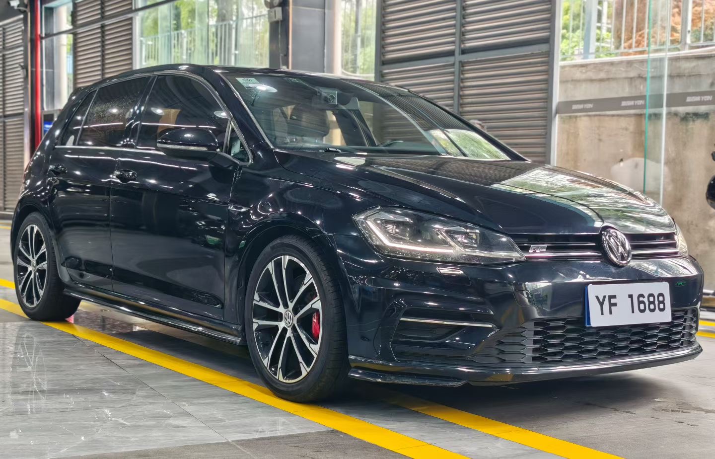 Volkswagen Golf 2020 car image #3