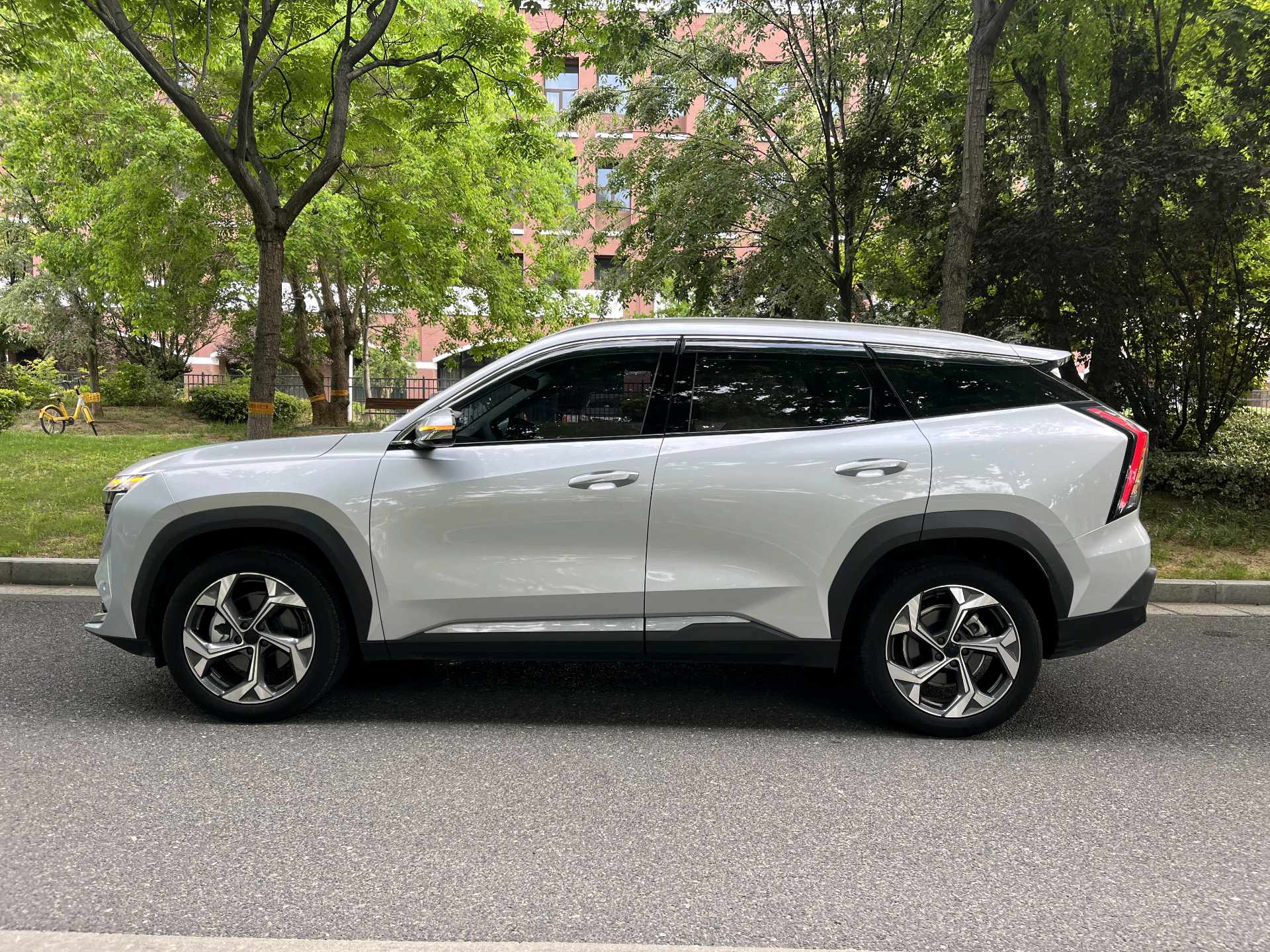 GEELY Boyue L 2023 car image #6