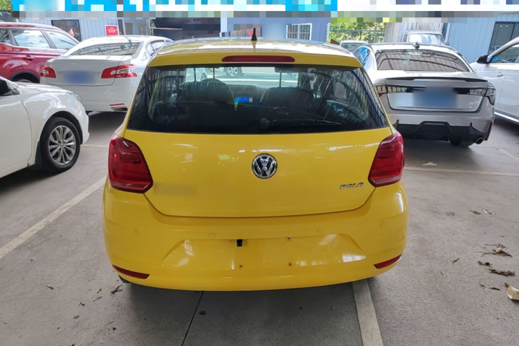 Volkswagen Polo 2015 car image #6