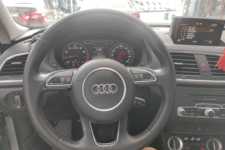Audi Q3 2016 #11 Audi Q3 2016 car image #11