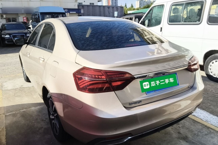 GEELY Emgrand 2019 #5 GEELY Emgrand 2019 car image #5