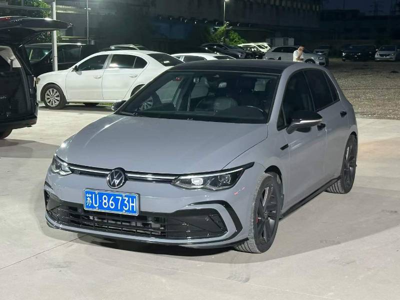 Volkswagen Golf 2022 car image #2