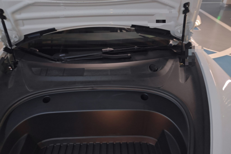 Tesla Model 3 2023 car image #29