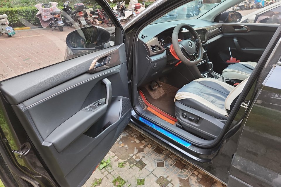 2022 car image #5