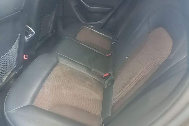 Audi Q3 2016 car image #17