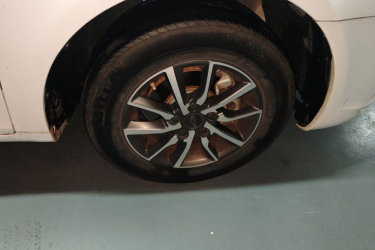 GEELY Emgrand 2020 car image #6