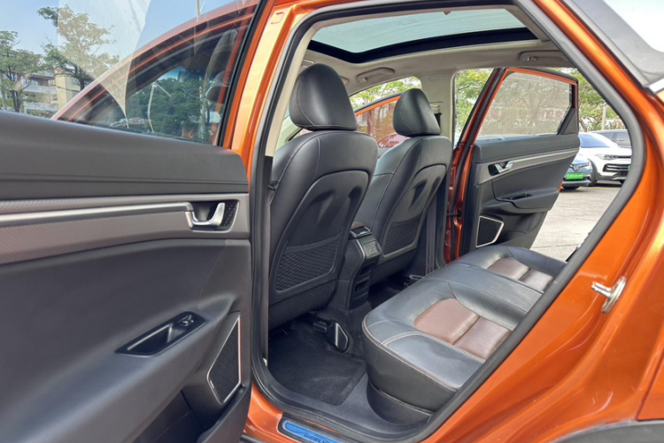 GEELY Emgrand GS 2016 #18 GEELY Emgrand GS 2016 car image #18