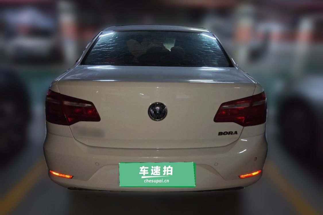 Volkswagen Bora 2015 car image #6