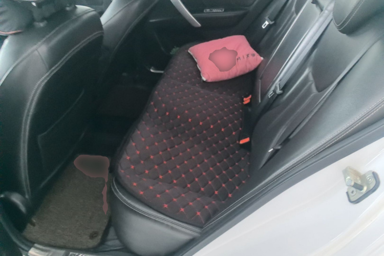 GEELY Emgrand 2015 car image #17