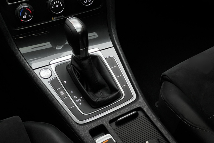 Volkswagen Golf 2020 #13 Volkswagen Golf 2020 car image #13