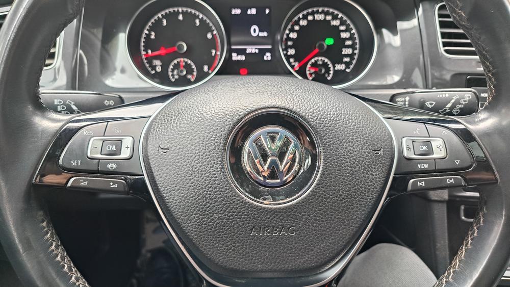 Volkswagen Golf 2018 car image #6