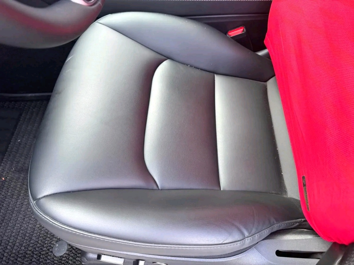 Tesla Model Y 2023 #6 Tesla Model Y 2023 car image #6