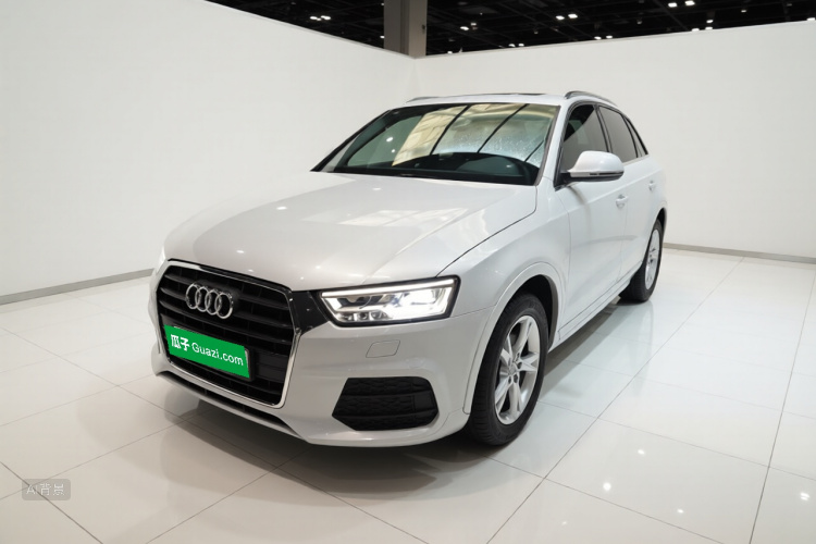 Audi Q3 2019 car image #2