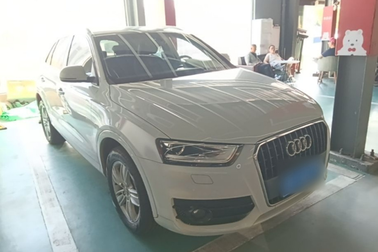 Audi Q3 2015 #4 Audi Q3 2015 car image #4
