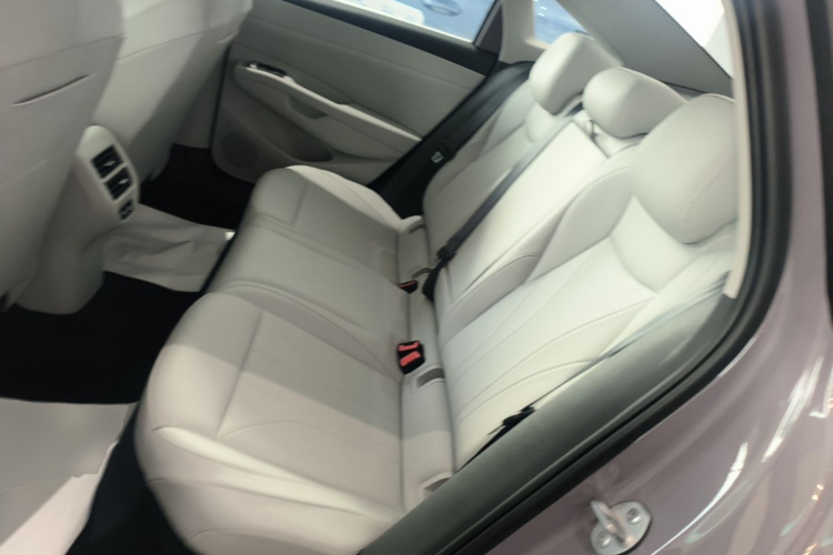 2025 car image #17