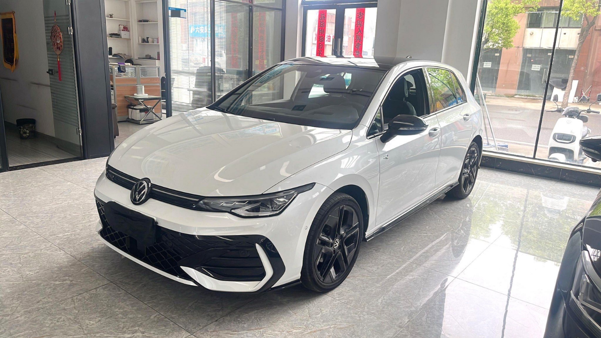 Volkswagen Golf 2025 car image 