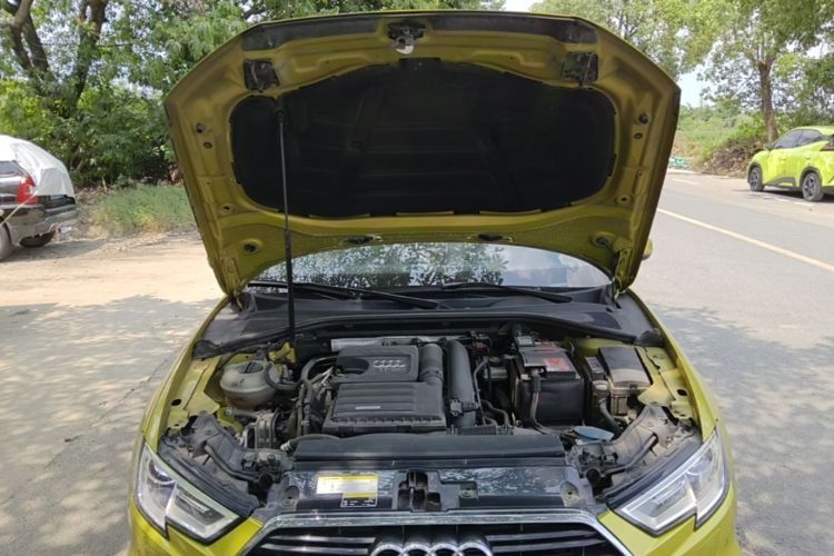 Audi A3 2018 car image #22