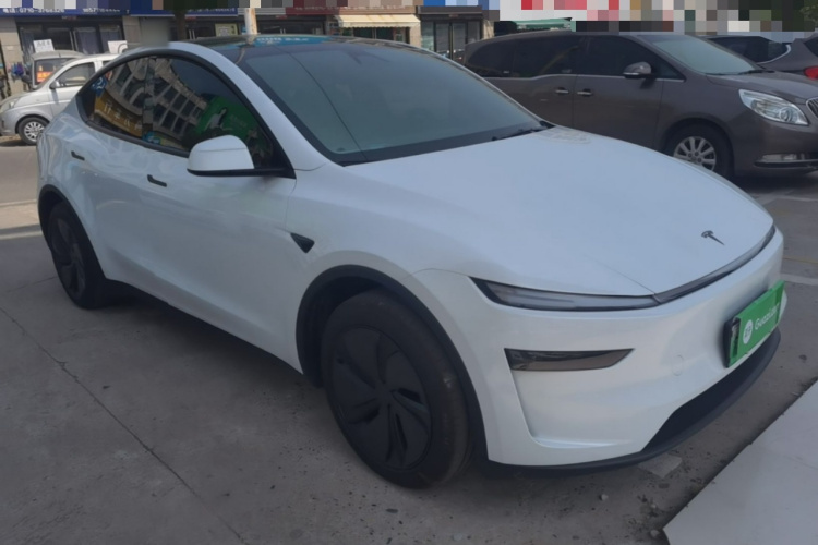 Tesla Model Y 2026 car image #4
