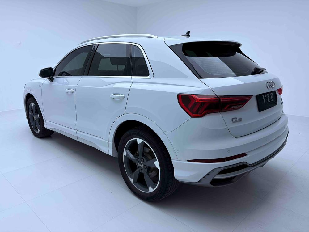 Audi Q3 2022 car image #4