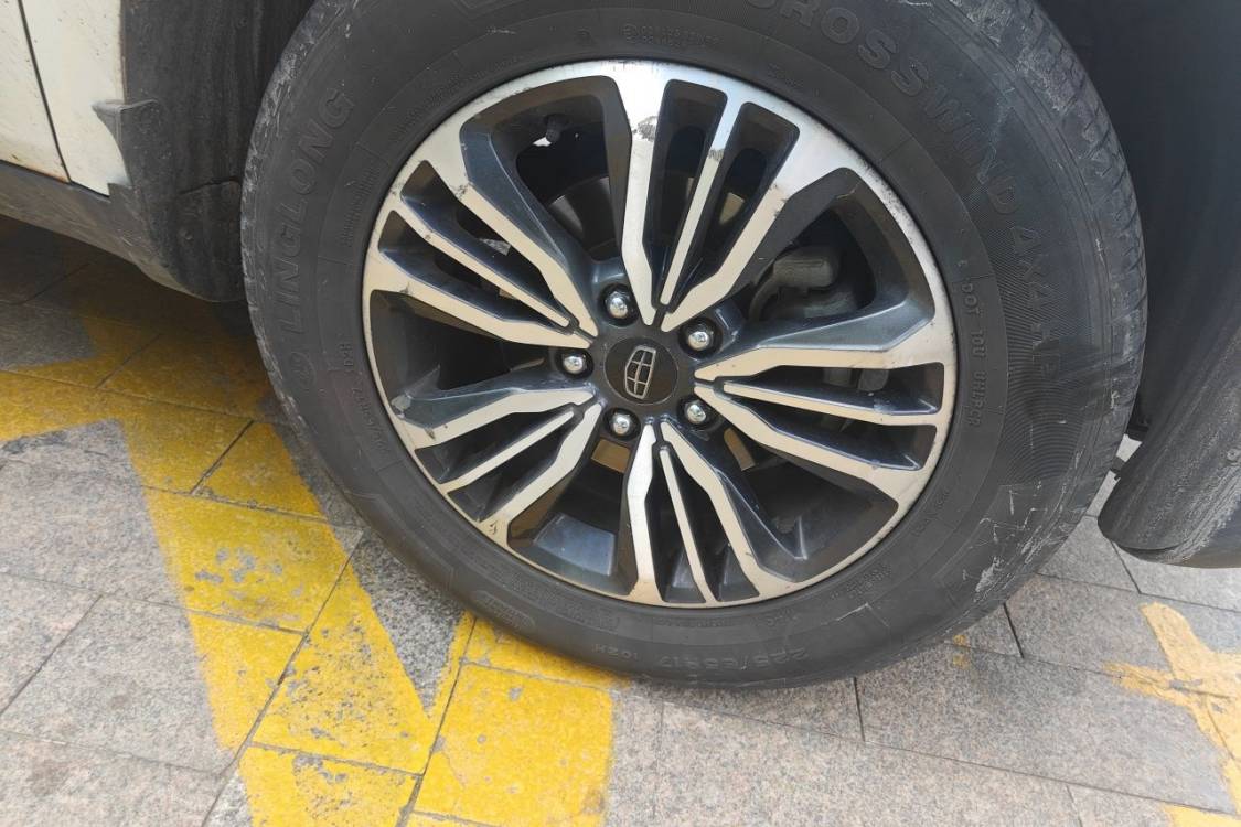 GEELY Vision X6 2018 car image #9