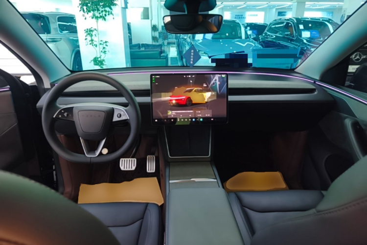 Tesla Model Y 2025 #10 Tesla Model Y 2025 car image #10