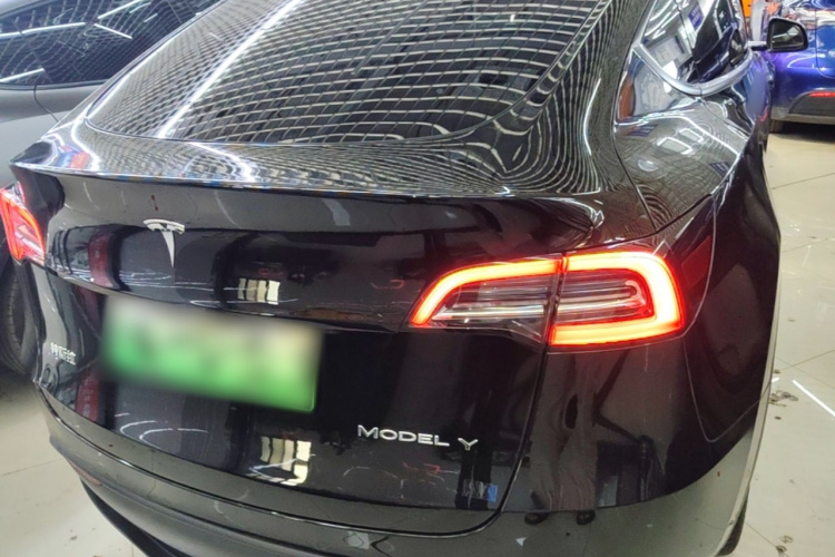 Tesla Model Y 2022 #6 Tesla Model Y 2022 car image #6