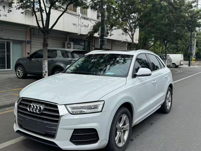 Audi Q3 2019 car image #3