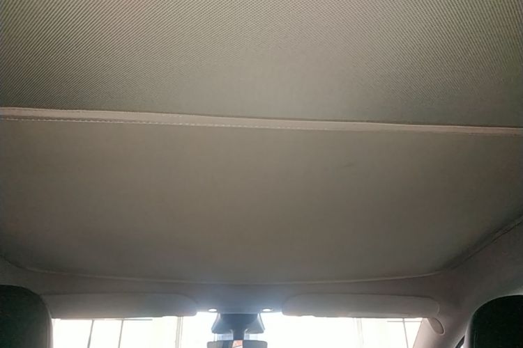 Tesla Model Y 2024 car image #18
