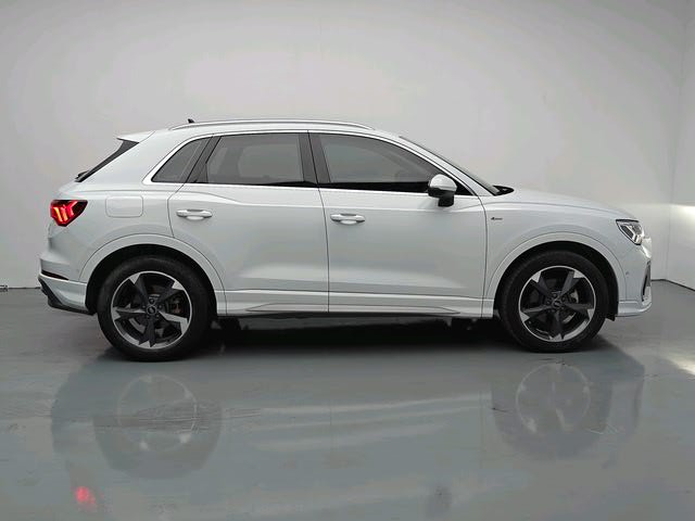 Audi Q3 2023 #8 Audi Q3 2023 car image #8