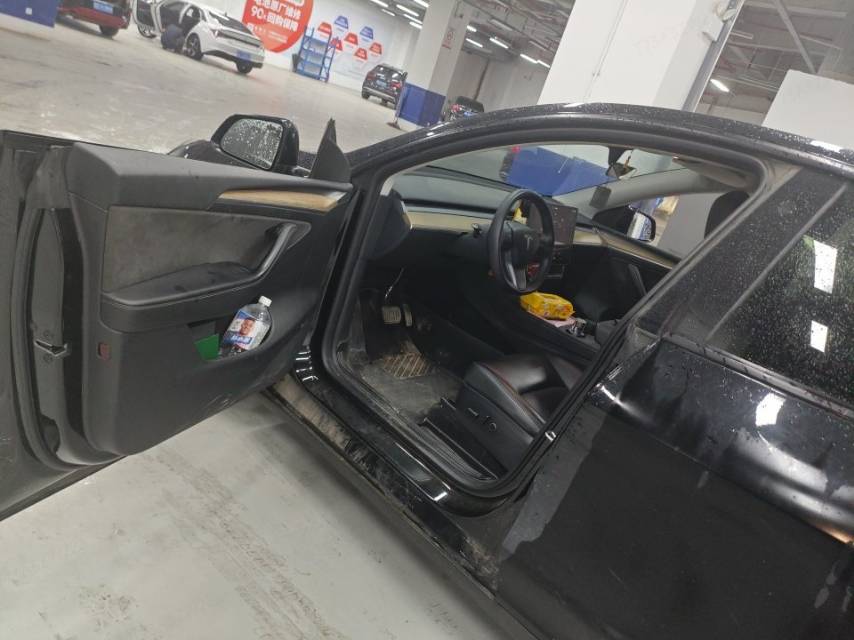 Tesla Model Y 2023 #5 Tesla Model Y 2023 car image #5