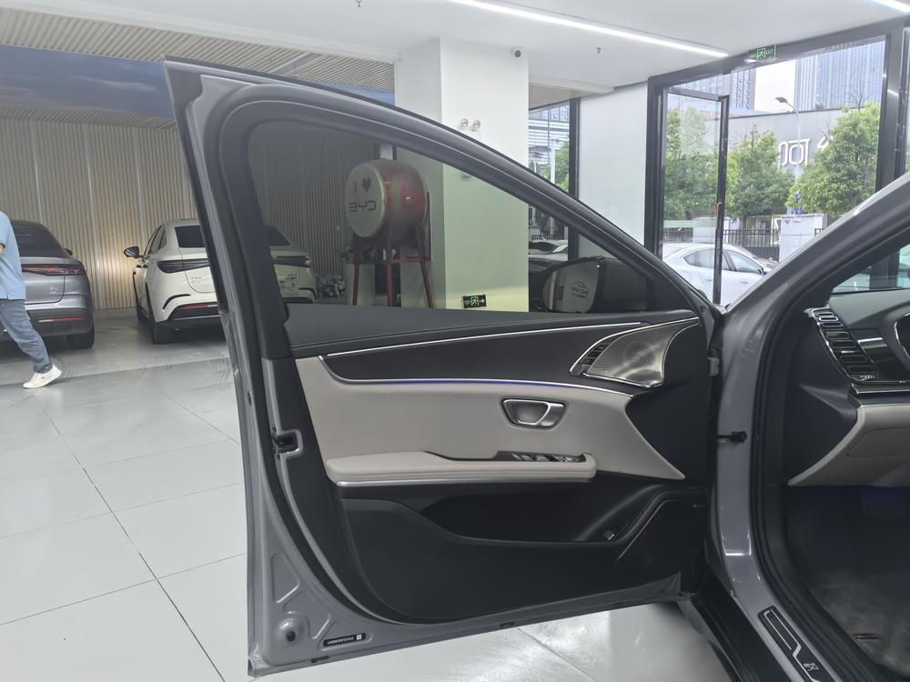 BYD Han 2024 car image #19