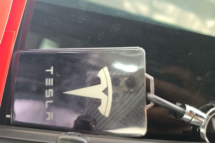 Tesla Model Y 2023 car image #9