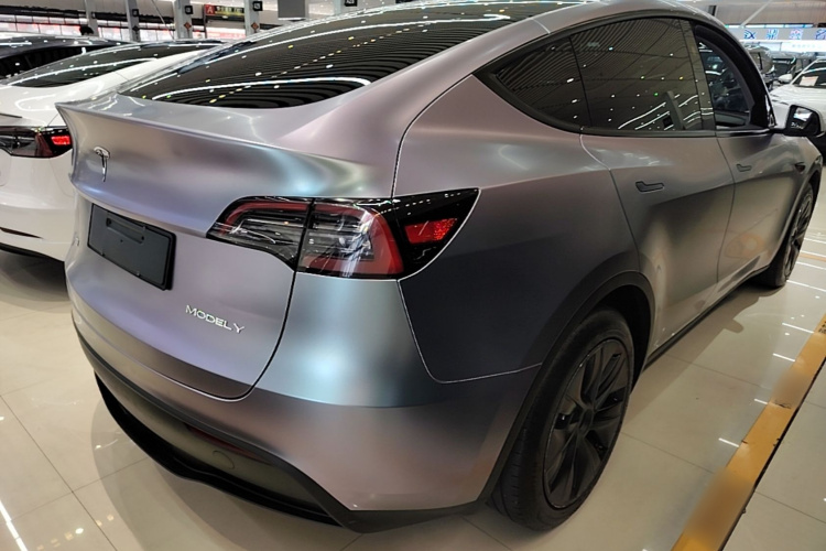 Tesla Model Y 2024 #7 Tesla Model Y 2024 car image #7